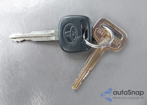 2005 Toyota Camry Le из США, поврежденный, VIN 4T1BE32K55U567472